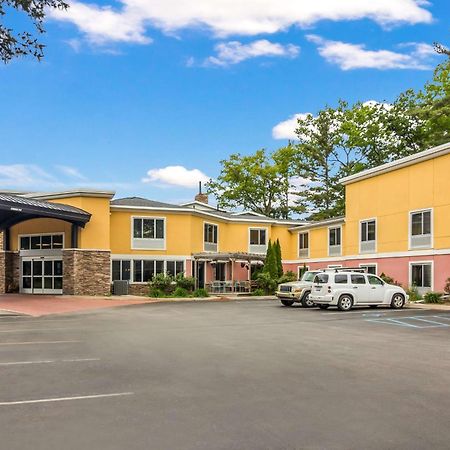 Best Western Plus Травърс Сити Екстериор снимка