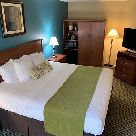 Best Western Plus Травърс Сити Екстериор снимка
